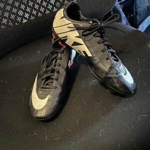 Nike Youth Mercurial Vapor Soccer Cleats Black/White Size 6